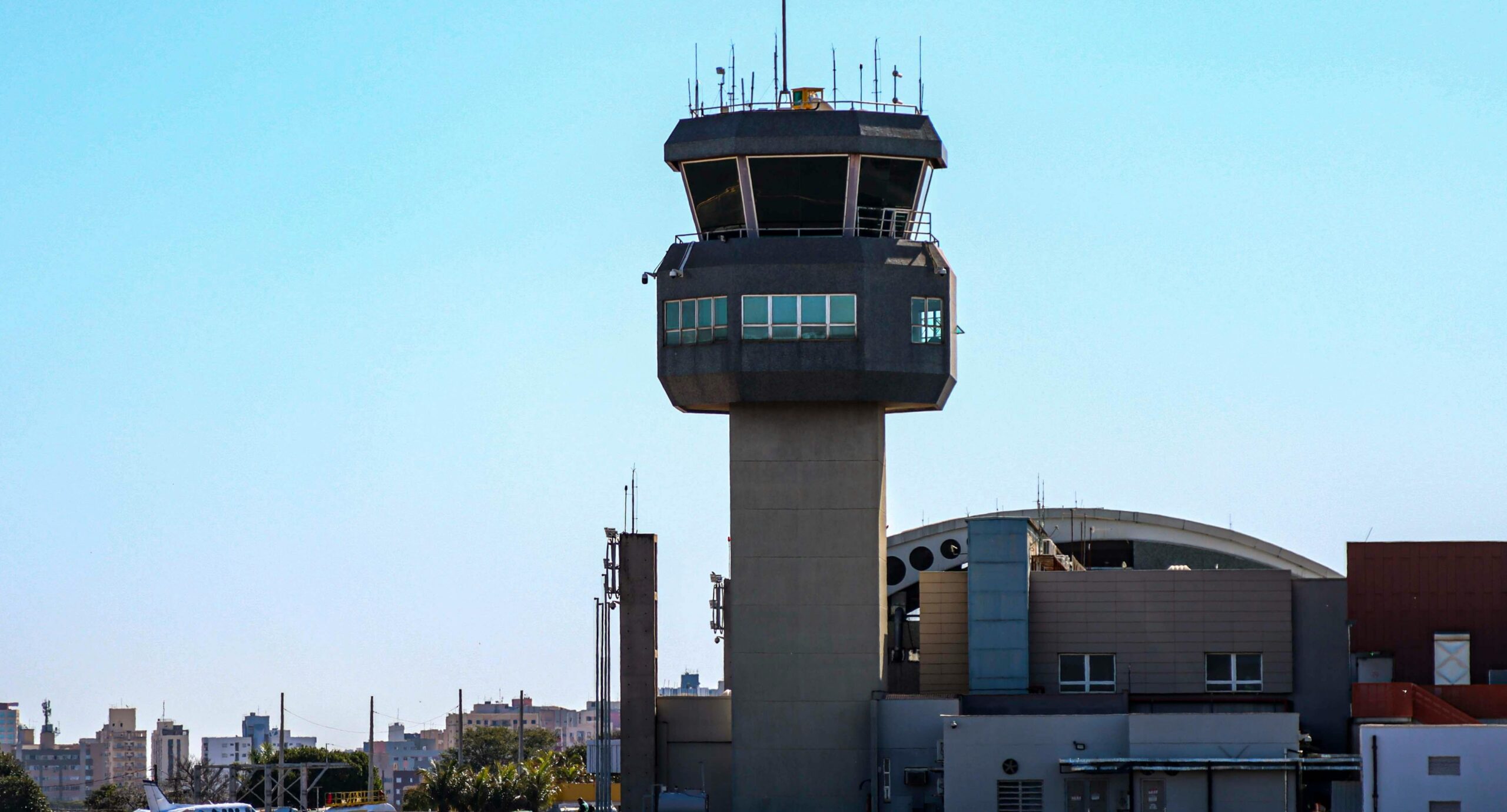 Air traffic control tower