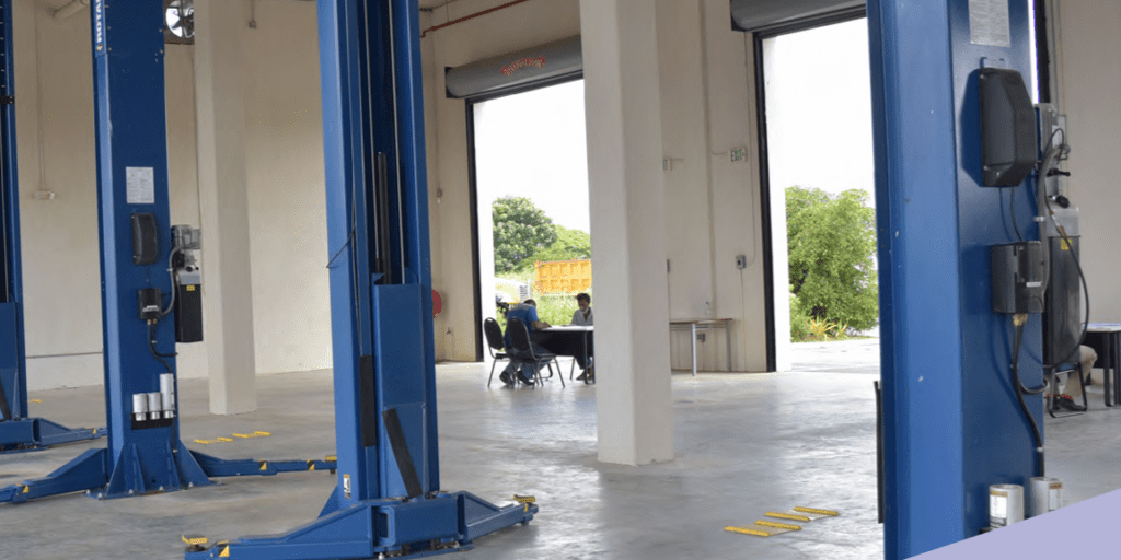 Vehicle testing station