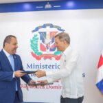 T&T, Dominican Republic sign air services agreement