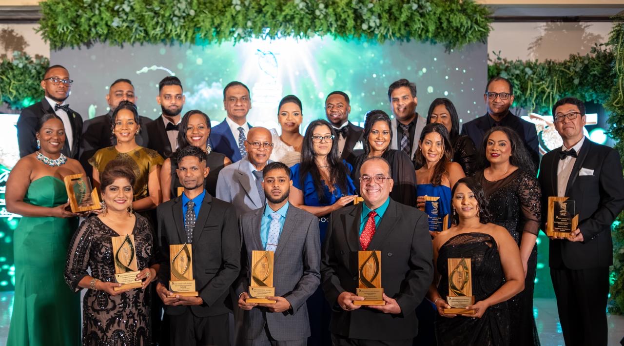 EMA’s Board of Directors with Green Leaf Awardees and merit award recipients.