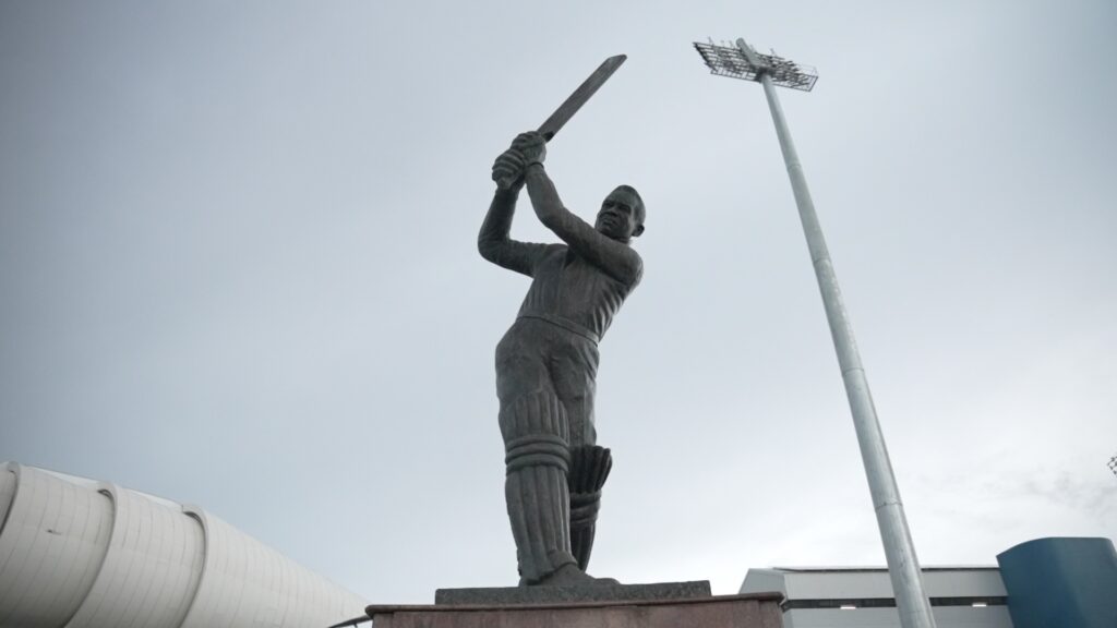 Gary Sobers Statue Pic 1.jpg
