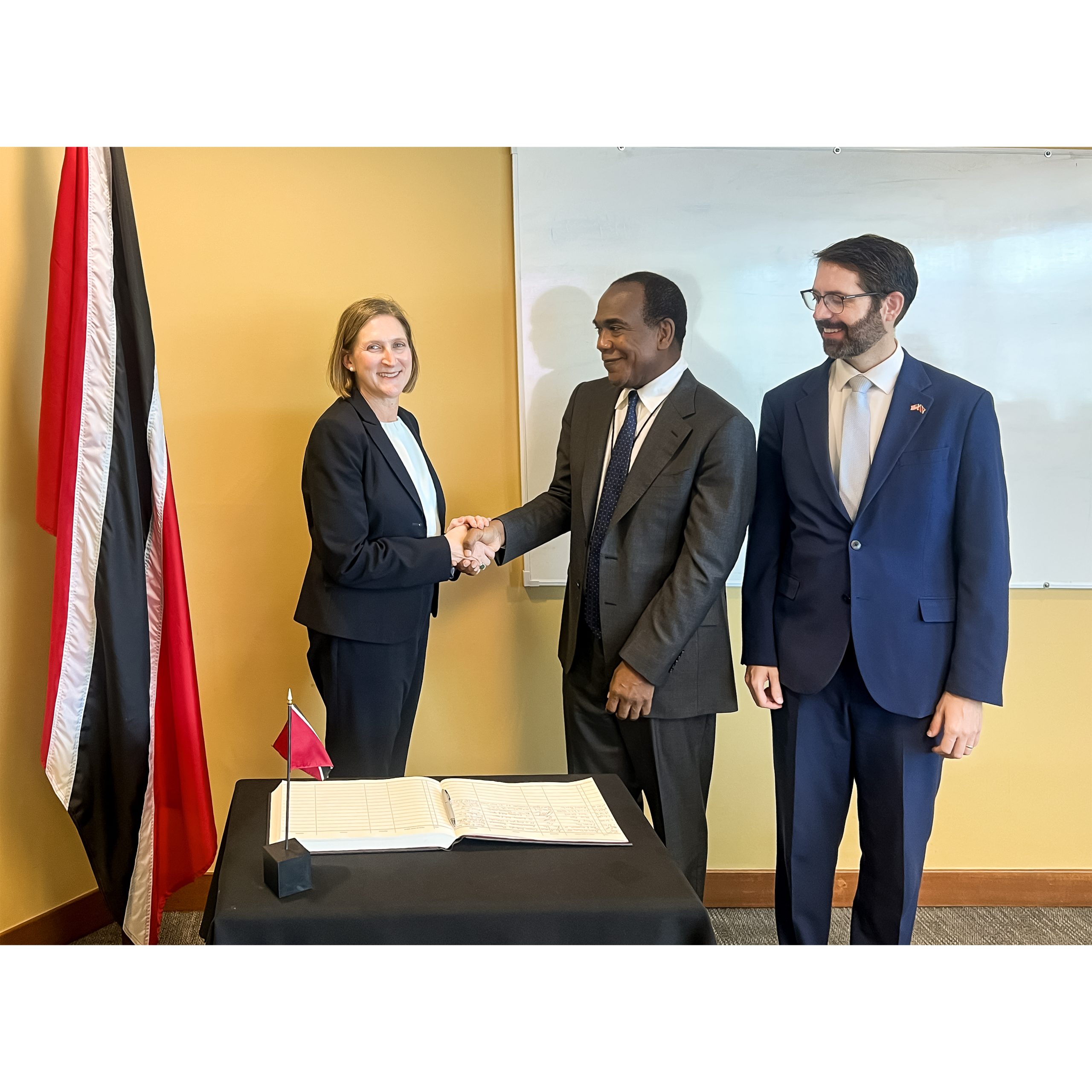 Attorney General Meets with the US Embassy